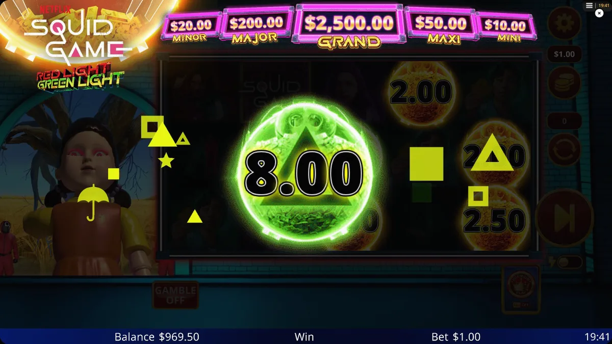Squid Game: Red Light, Green Light slot machine interface showing the iconic doll and piggy bank symbols.